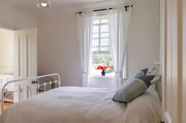 Islay House - Stripey Room Bed and Breakfast in Woodend
