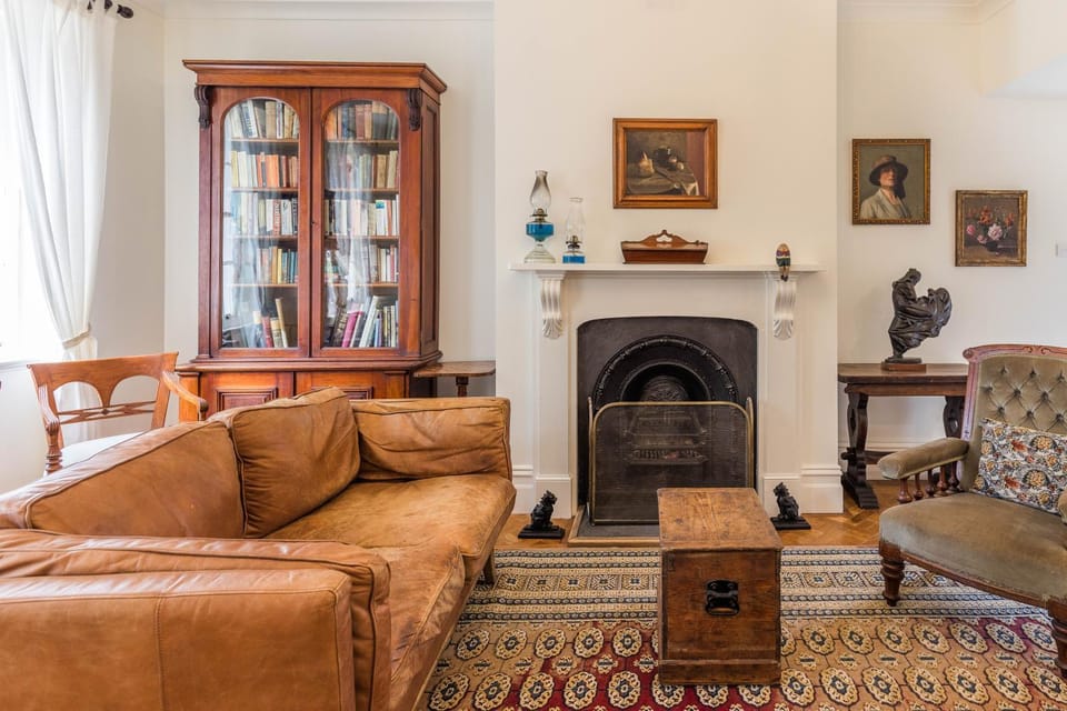 Islay House - Sweet Single Bed and Breakfast in Woodend