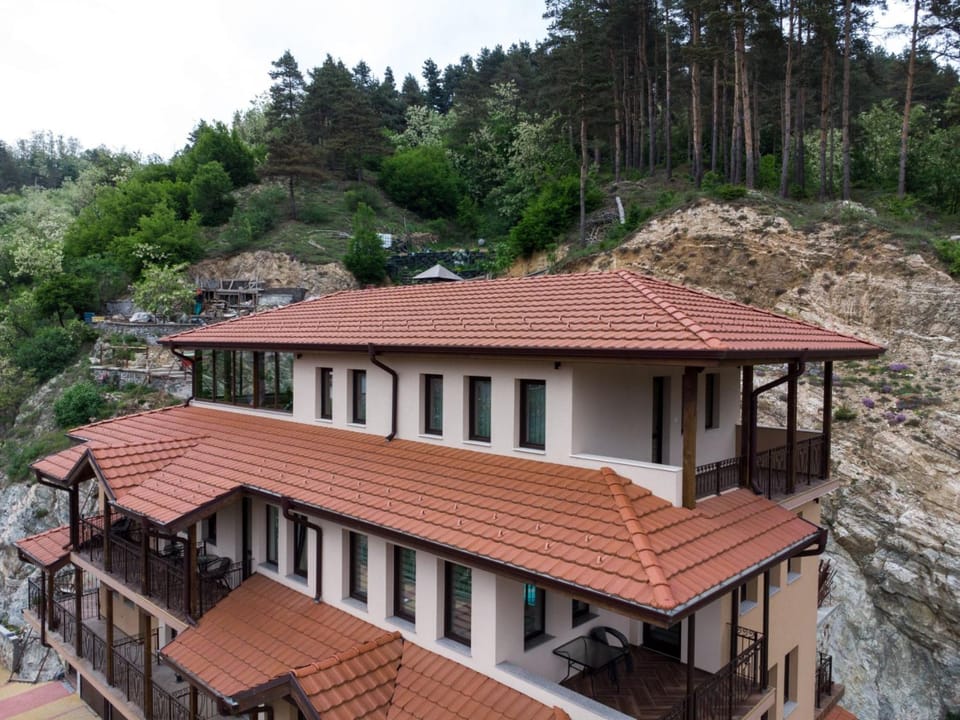 Property building, Day, Natural landscape, View (from property/room), Balcony/Terrace, City view, Garden view, Mountain view, Mountain view