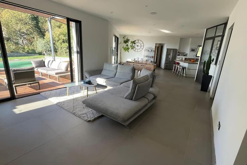 Maison contemporaine 180m2 entre Avignon & Nîmes Villa in Rochefort-du-Gard