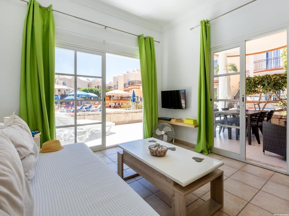 Balcony/Terrace, Living room