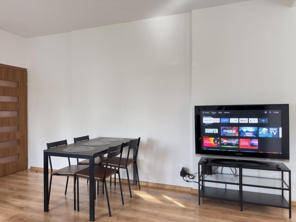 TV and multimedia, Dining area