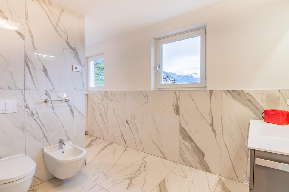 VILLA DEI VENTI - FOHN APARTMENT by Curtiaffitti Apartment in Province of Lecco
