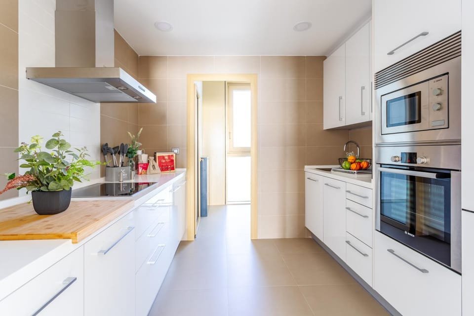 Kitchen or kitchenette, Food and drinks, Food, stove