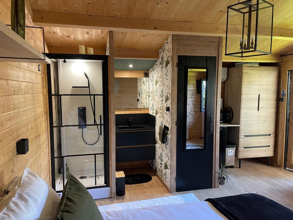 Magnifique Chalet 2P Mougins Nature lodge in Mouans-Sartoux