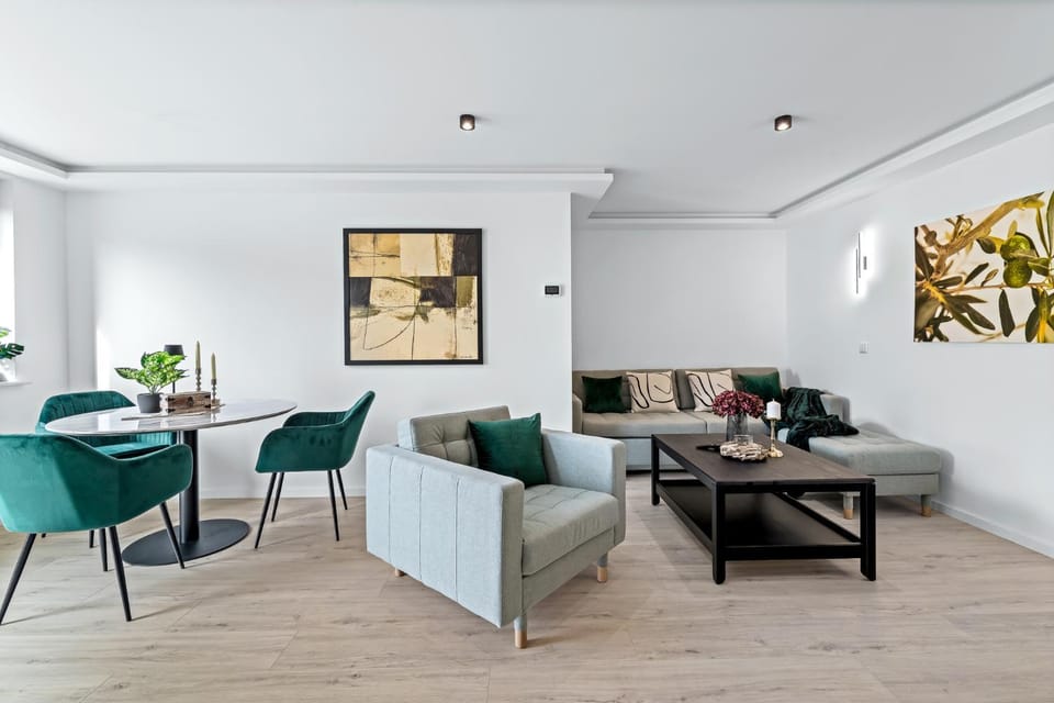 Living room, Seating area, Dining area