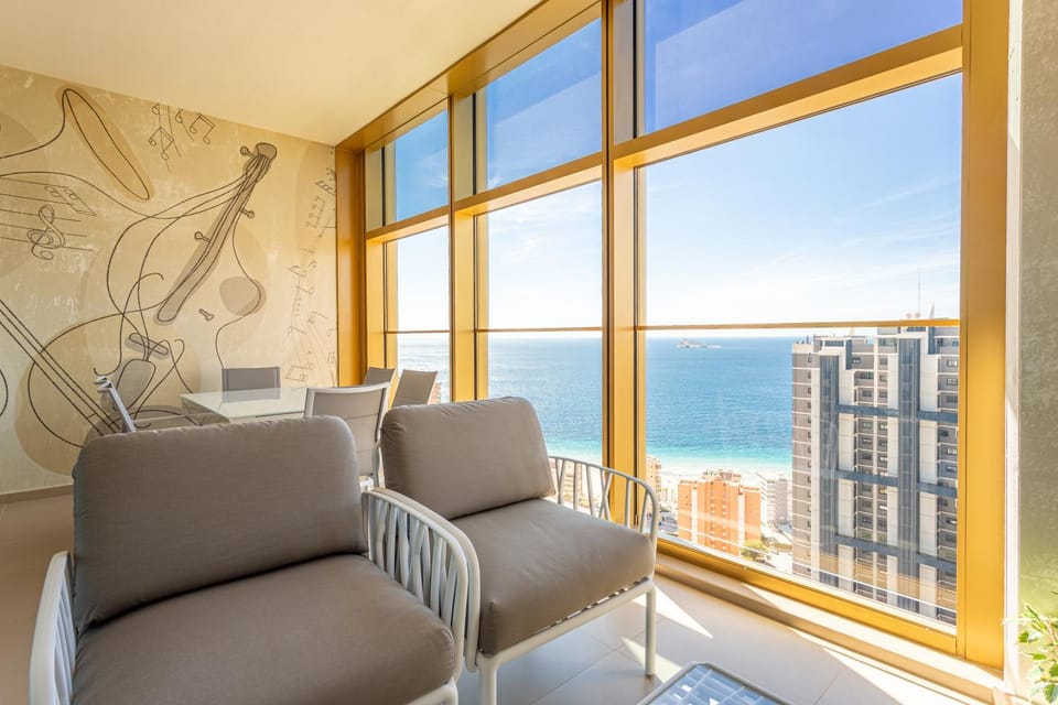 Property building, Balcony/Terrace, Sea view