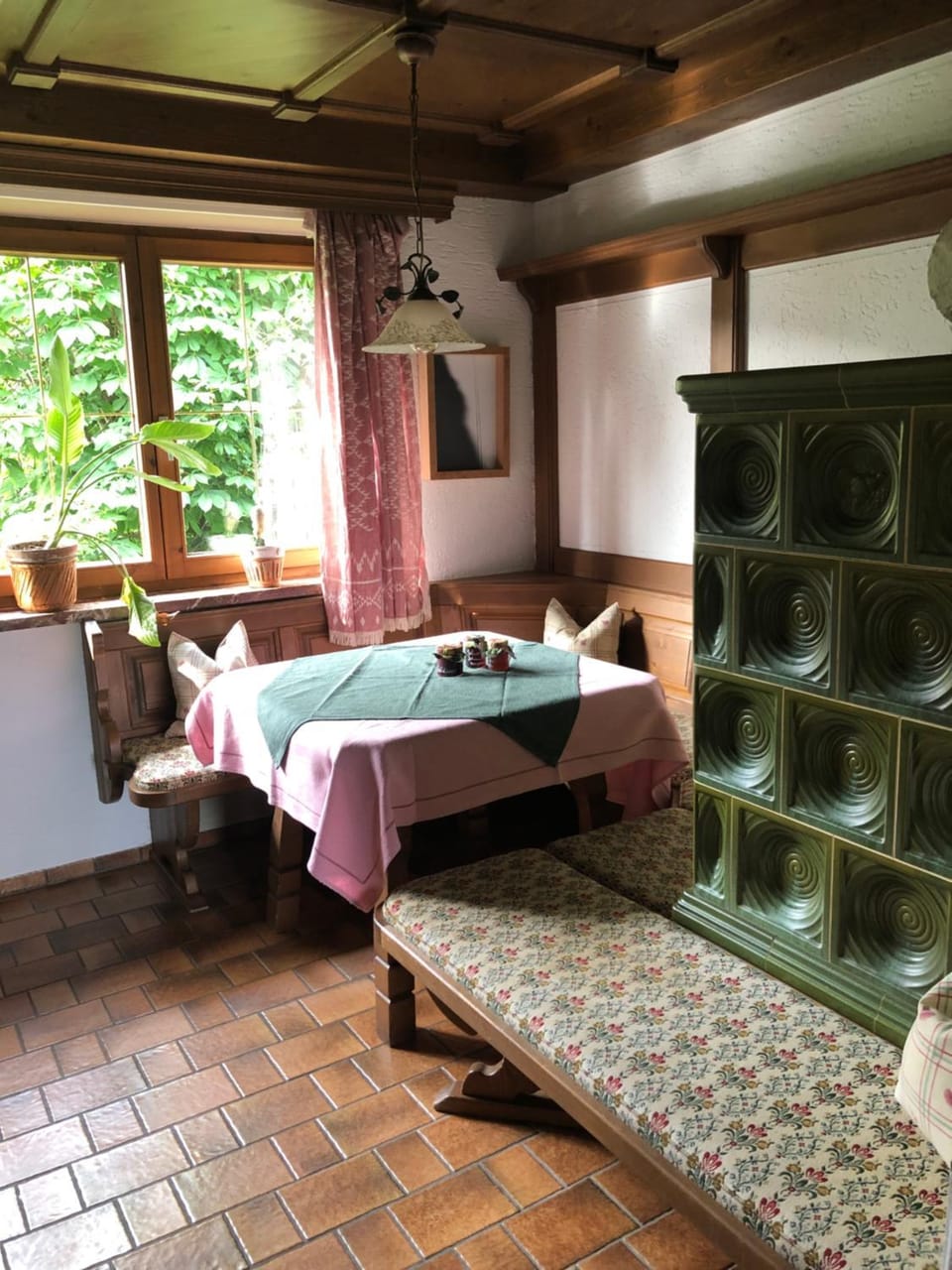 Seating area, Dining area