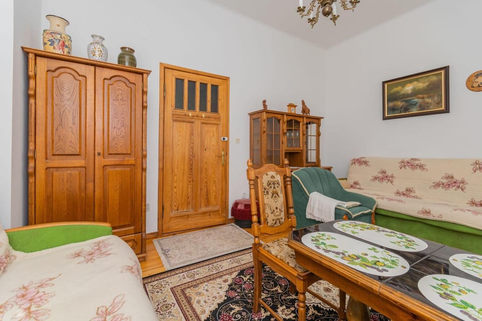 Communal lounge/ TV room, Living room, Dining area