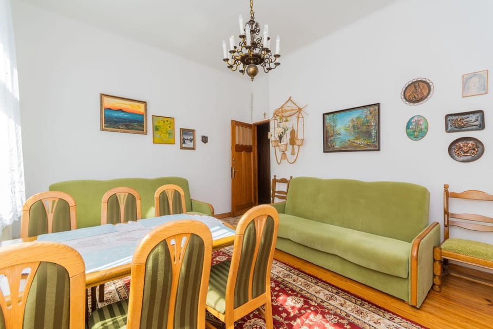 Communal lounge/ TV room, Living room, Dining area