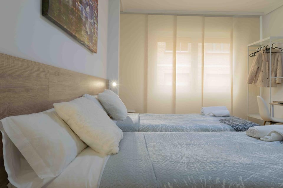 CINCO VILLAS Bed and Breakfast in Logrono