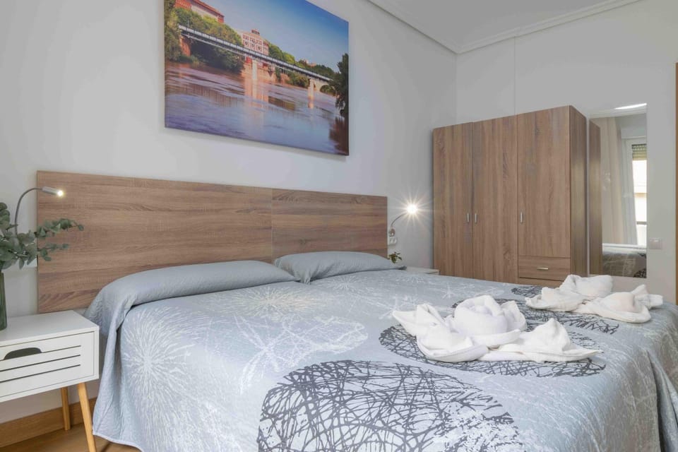 CINCO VILLAS Bed and Breakfast in Logrono