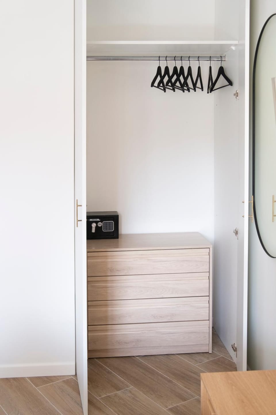 Bedroom, wardrobe