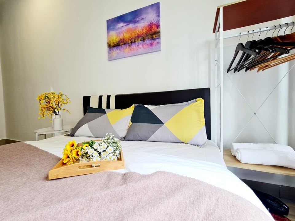8 Guest 3 Room OUG E3 Old Klang Bkt Jalil Pavilion Stadium Mid Valley Bangsar Puchong IOI Apartment in Federal Territory of Kuala Lumpur