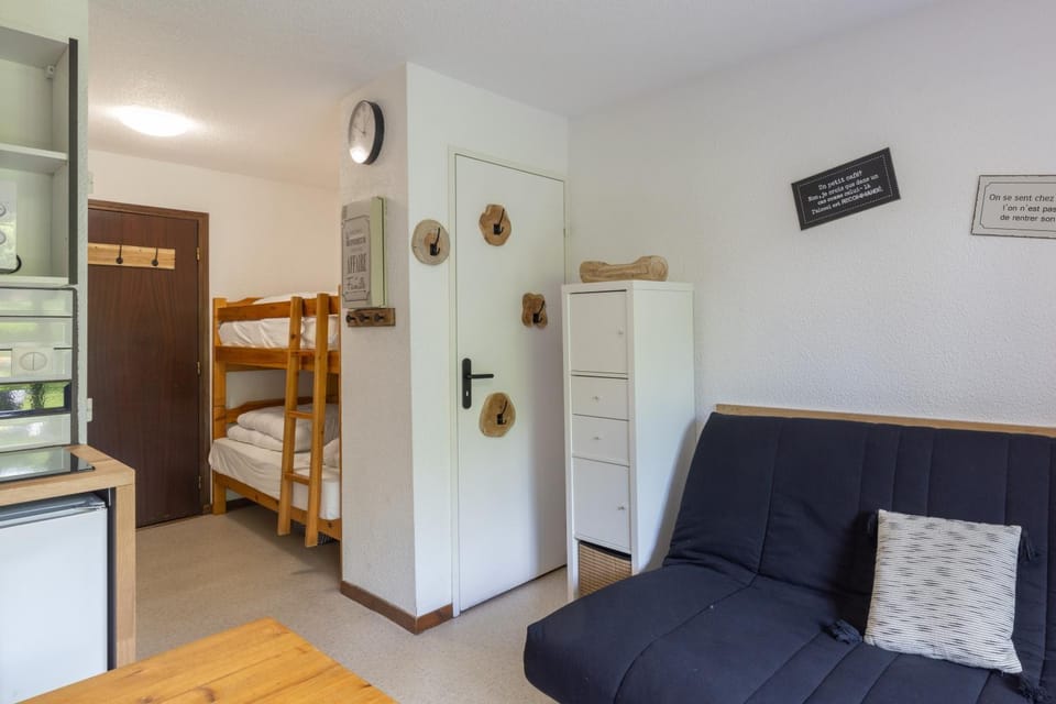 Property building, Living room, Bedroom