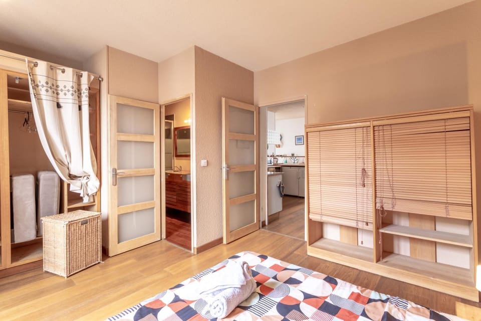 Photo of the whole room, wardrobe