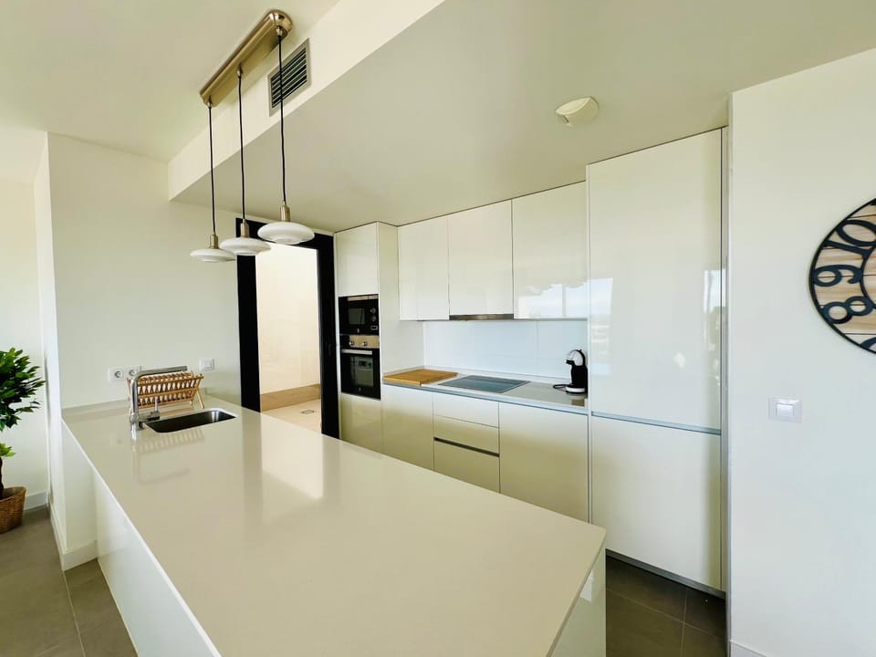 Penthouse moderne vue mer idéal pour séjour en famille Las Olas Estepona Apartment in Costa del Sol