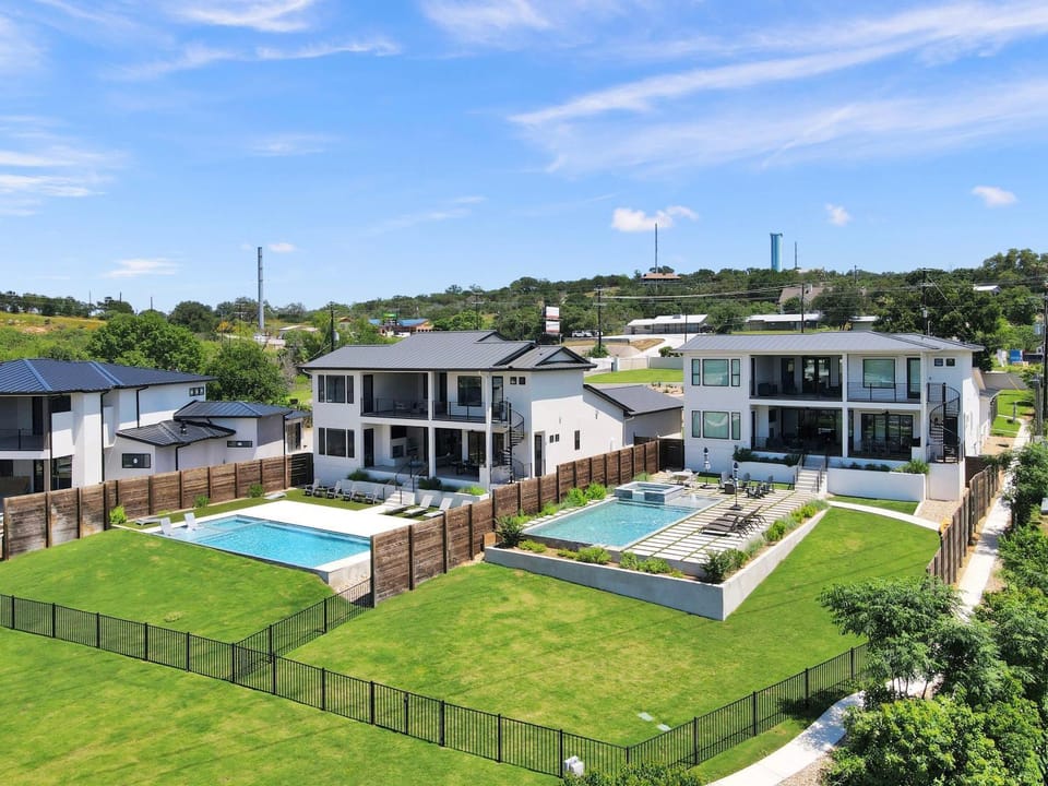 The Captain's Cove at 110 House in Cottonwood Shores