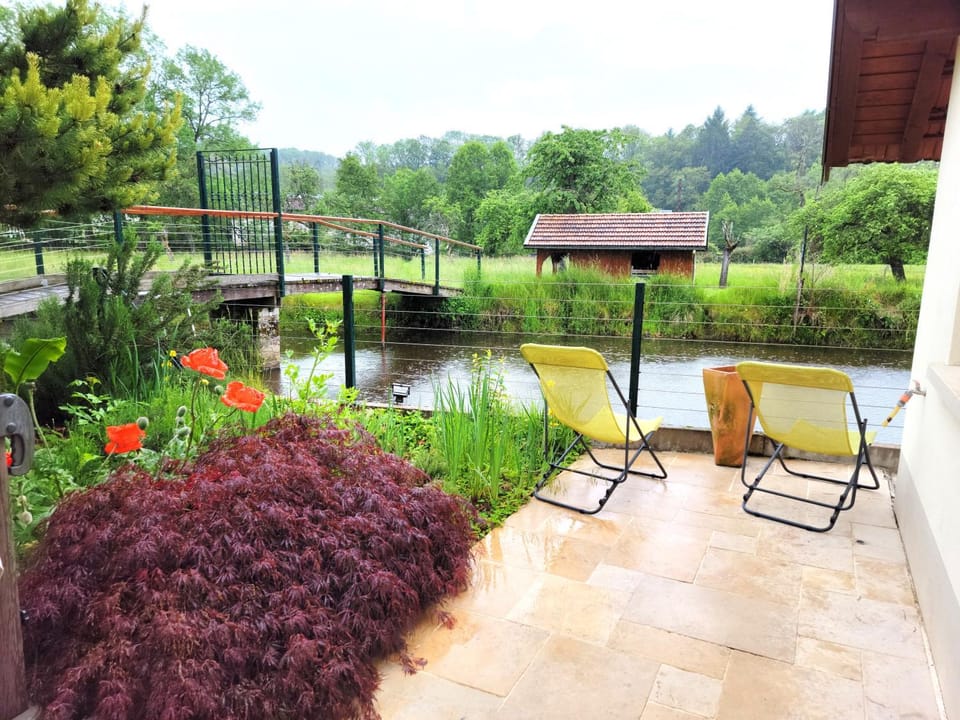 Patio, Spring, Day, Natural landscape, Garden, View (from property/room), Balcony/Terrace, Garden view, sunbed