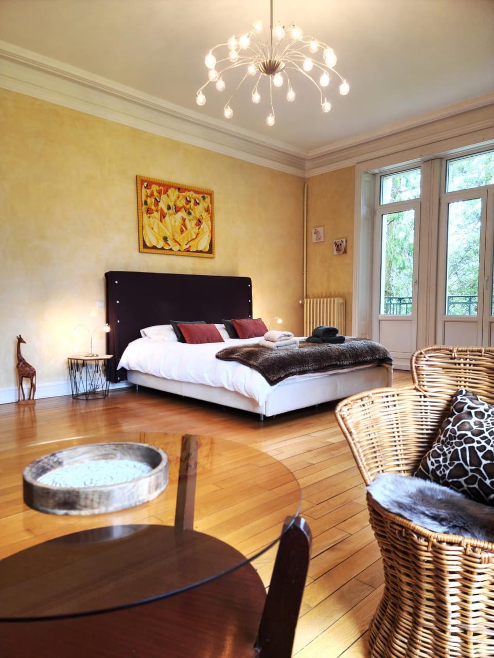 Bed, Photo of the whole room, Bedroom