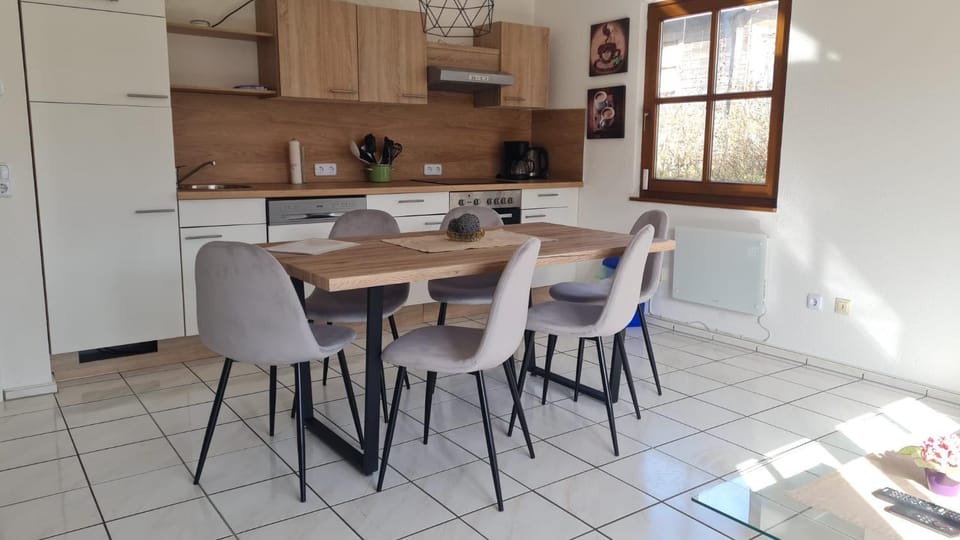 Bungalow mit Kamin zum wohlfühlen House in Frankenau