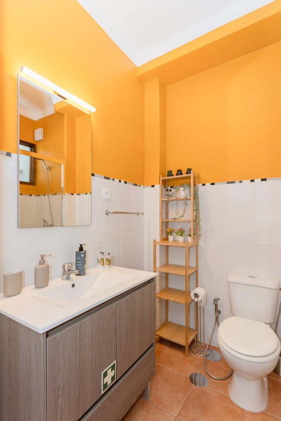 Toilet, Bathroom, towels