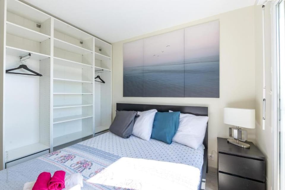 Bed, Photo of the whole room, Bedroom, towels, wardrobe