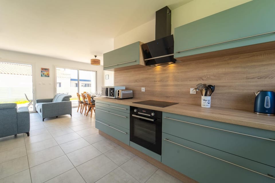 Kitchen or kitchenette, toaster