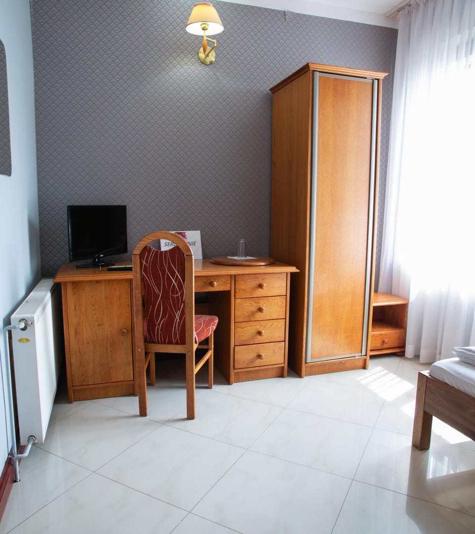 TV and multimedia, Seating area, wardrobe