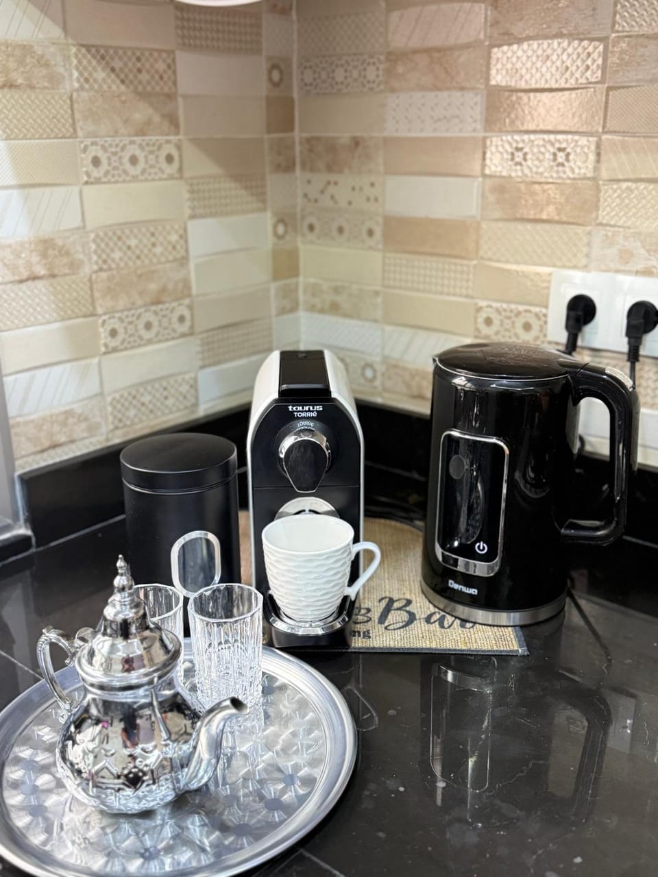 Coffee/tea facilities, Kitchen or kitchenette
