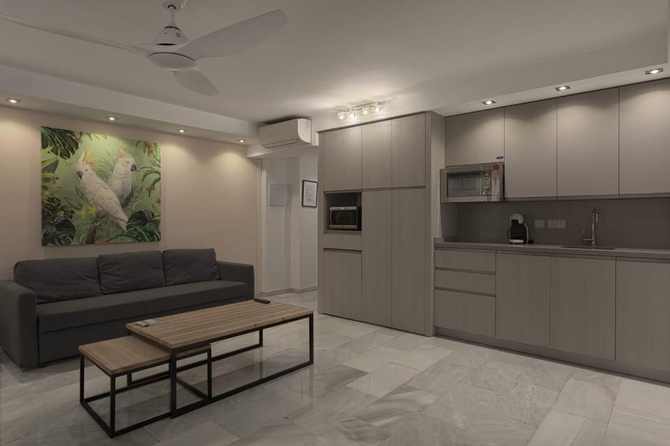 Kitchen or kitchenette, Living room, Seating area, pet friendly, stove