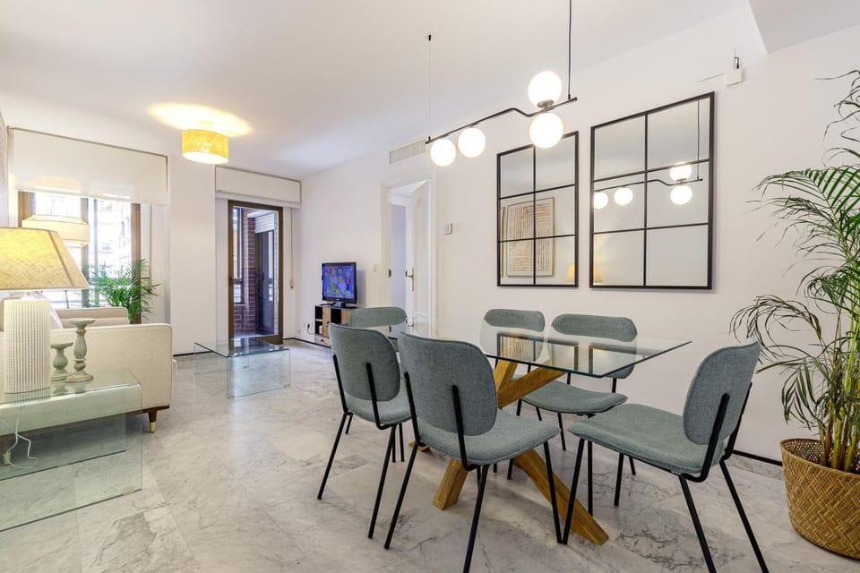 Communal lounge/ TV room, Living room, Seating area, Dining area