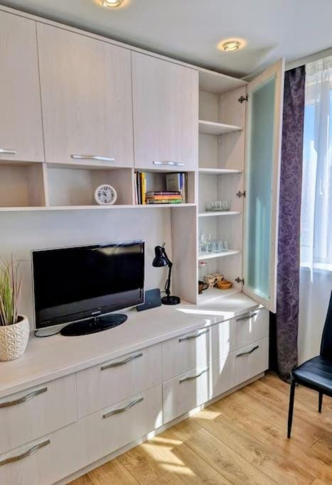 TV and multimedia, Coffee/tea facilities, Seating area