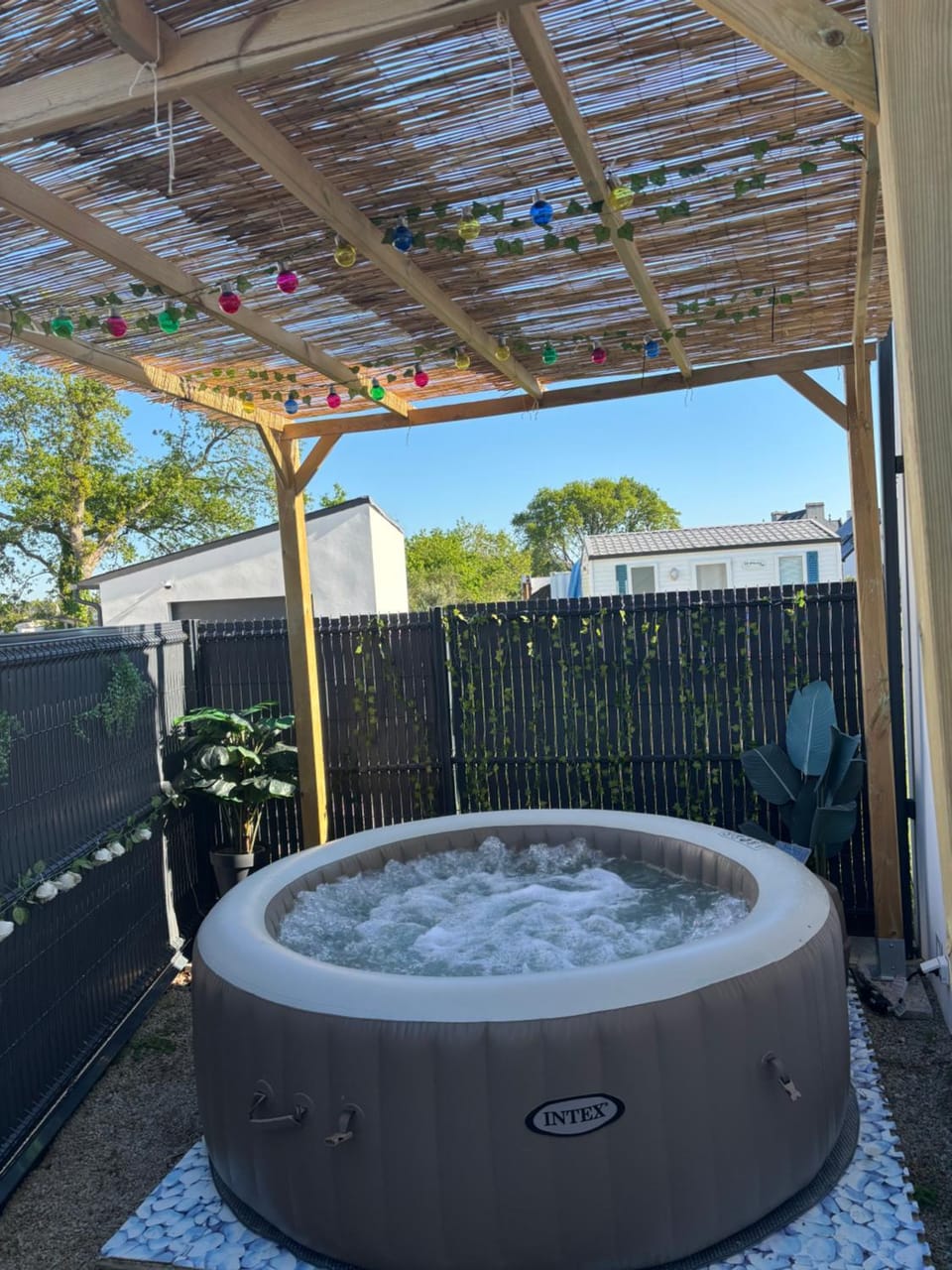 Day, Hot Tub
