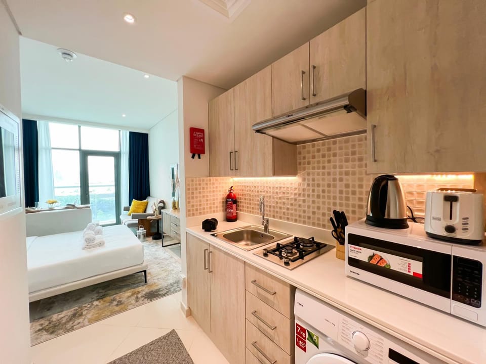 Bed, Coffee/tea facilities, Kitchen or kitchenette, stove, toaster