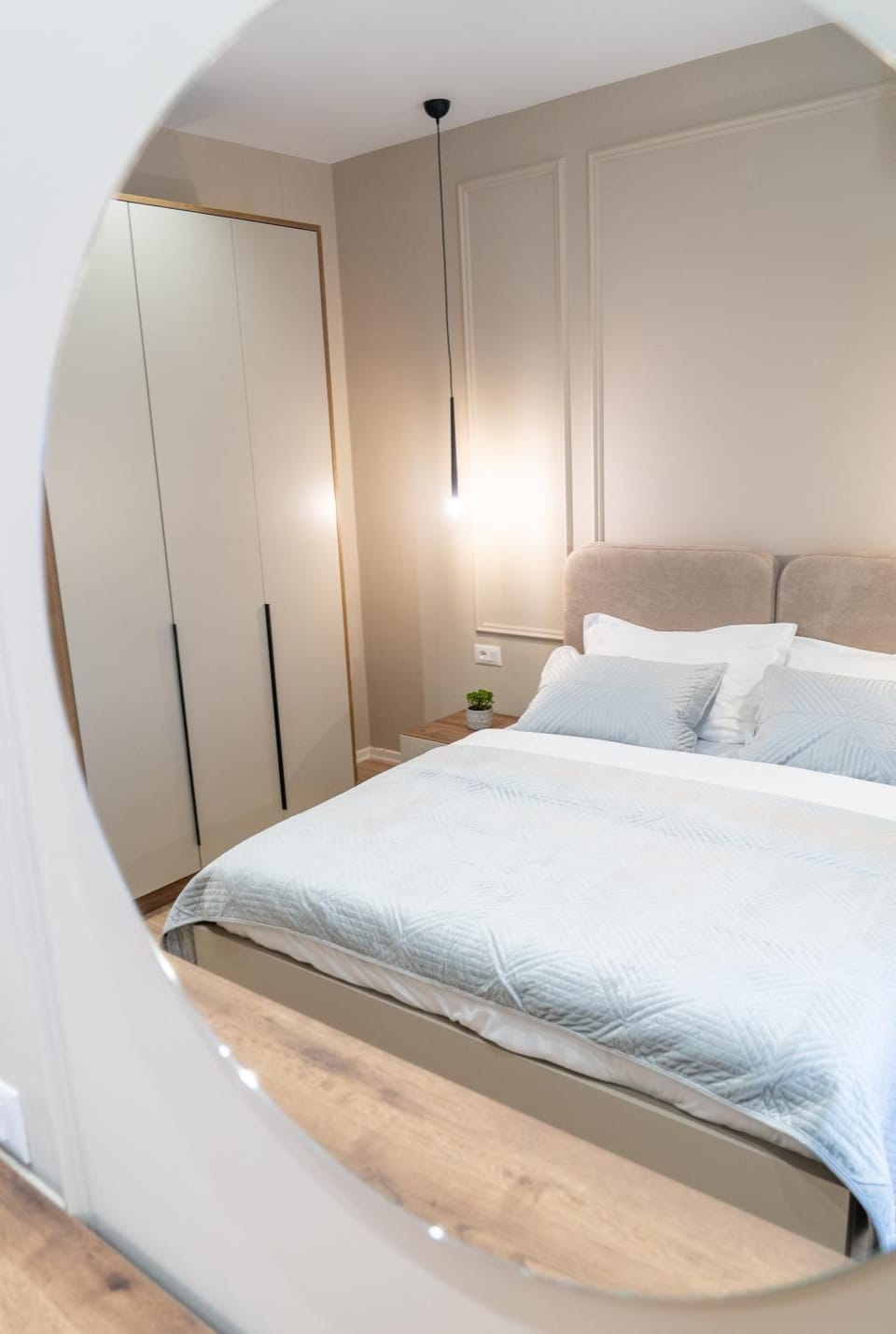 Bed, Photo of the whole room, Bedroom, wardrobe