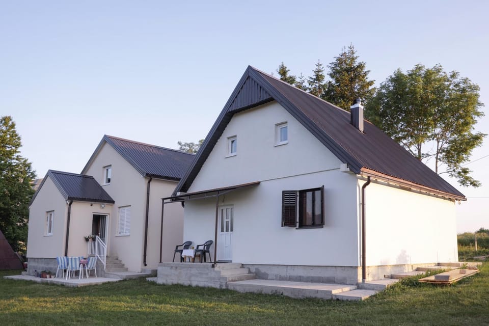 Vikendica Cemerno House in Montenegro