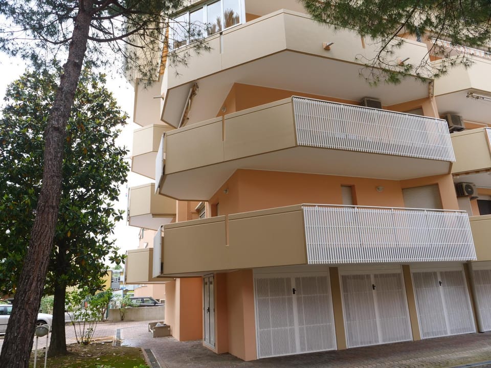 Property building, Balcony/Terrace