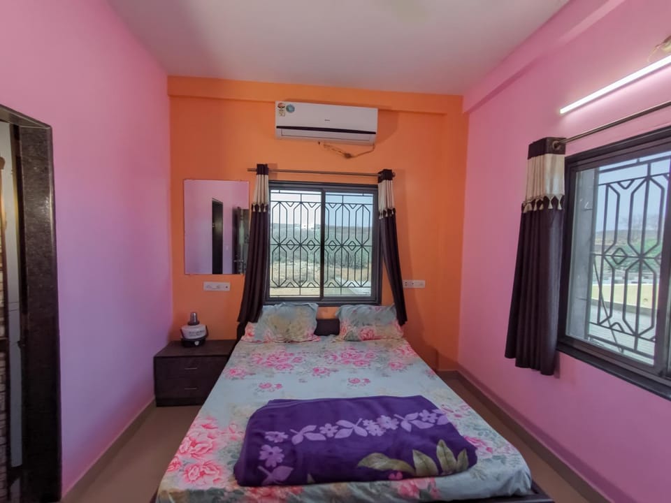 Bed, Bedroom, air conditioner