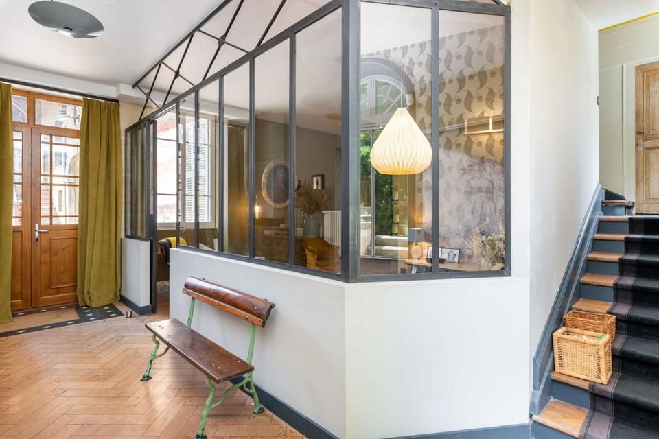 Les Gargouilles - House with crazy charm heated pool and garden Villa in Caluire-et-Cuire