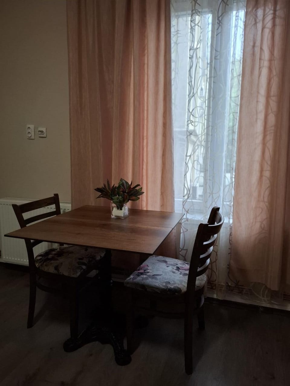 Dining area, Bedroom, air conditioner