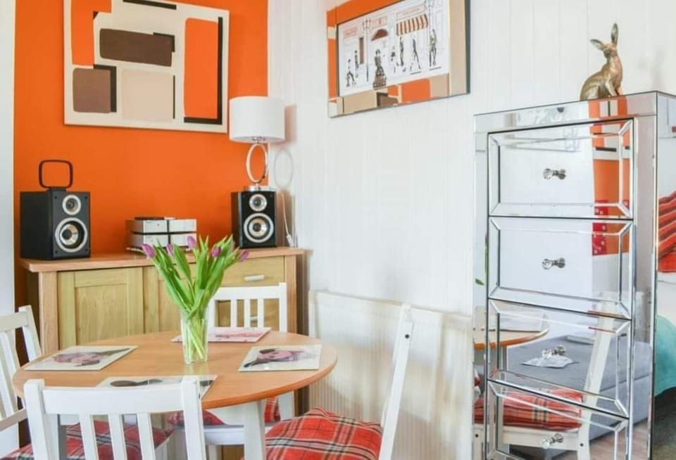 Decorative detail, Dining area