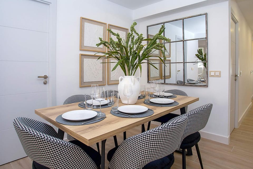 Seating area, Dining area