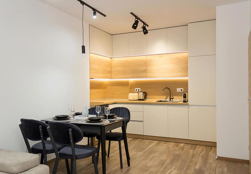 Coffee/tea facilities, Kitchen or kitchenette, Dining area