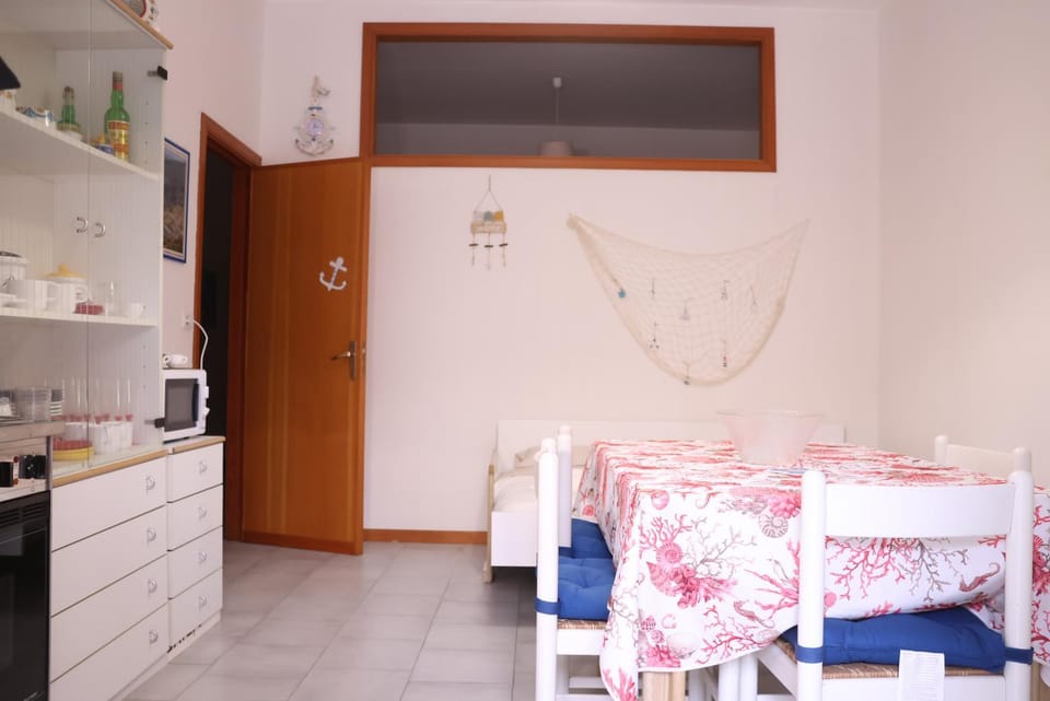 Bed, Seating area, microwave