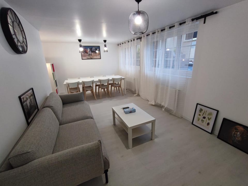 Communal lounge/ TV room, Living room, Lounge or bar