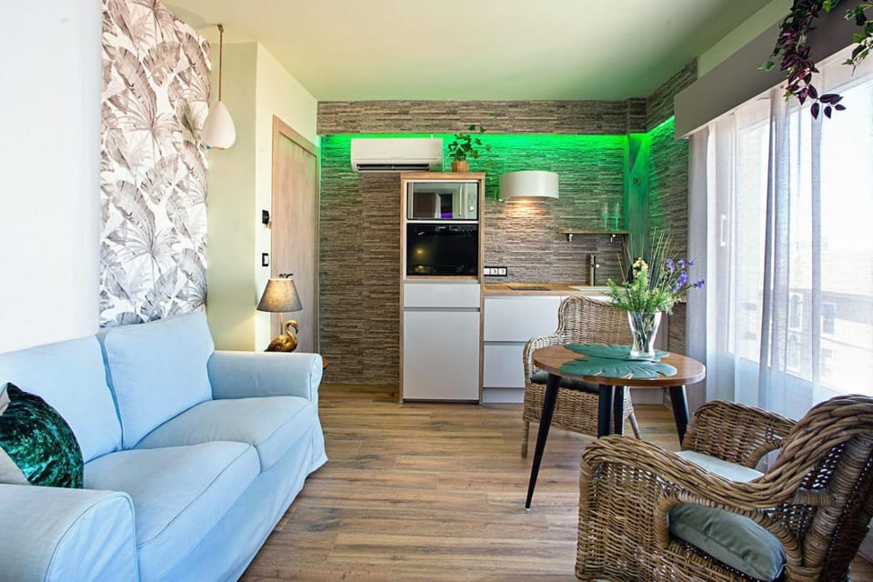 Livemálaga Alderete Suite Apartment in Malaga