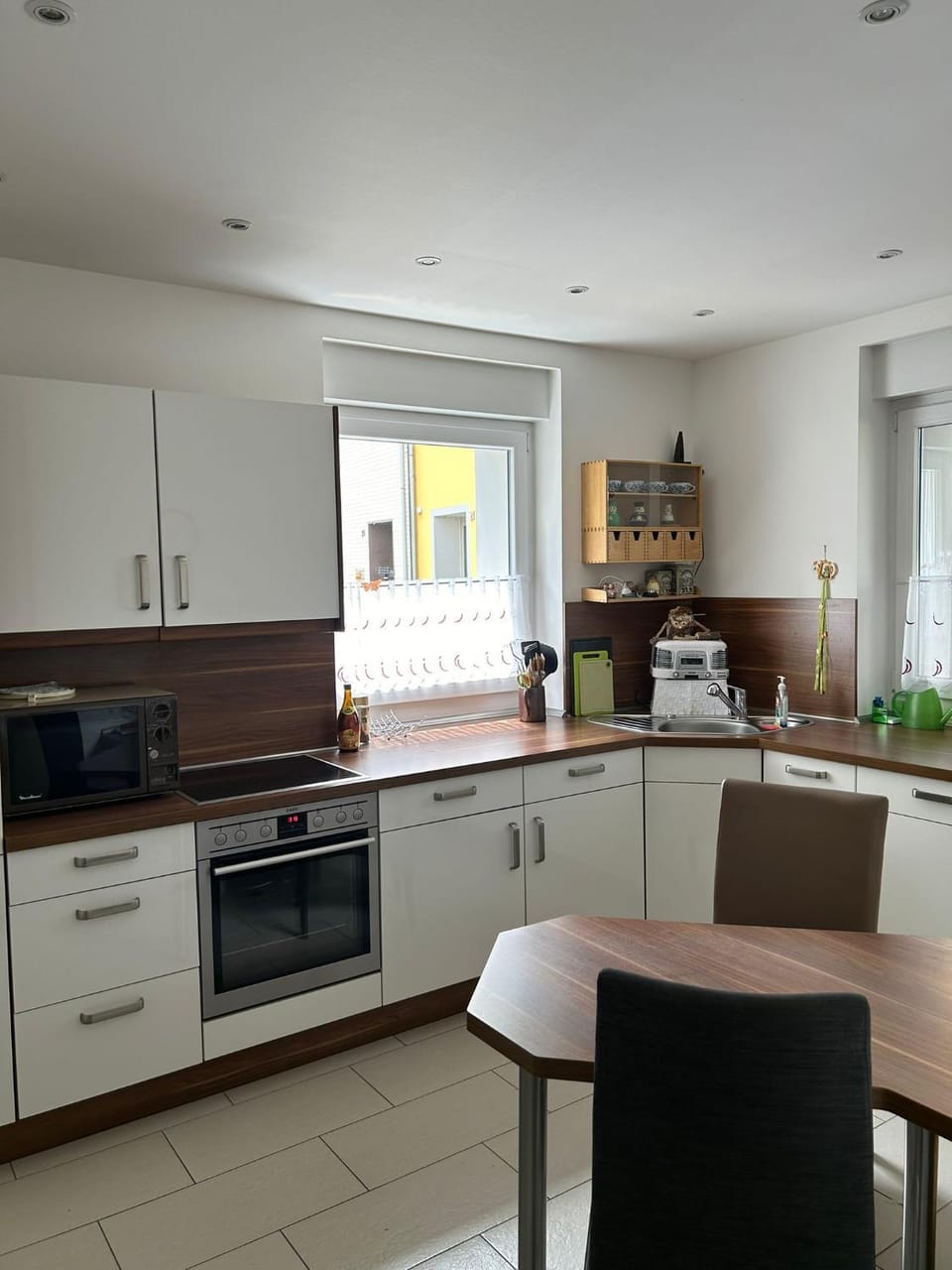 Kitchen or kitchenette, Dining area, dishwasher, stove