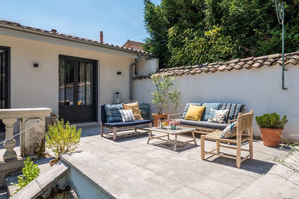 Maison Ré - chic and relaxed house with pool and garden Villa in Lyon