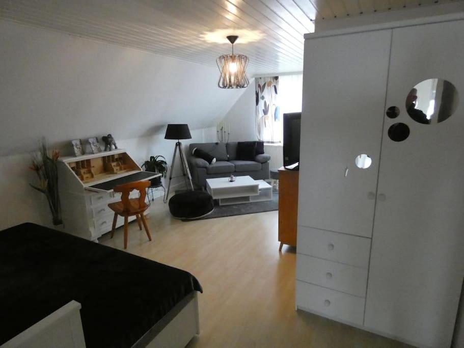 Bed, TV and multimedia, Balcony/Terrace, Living room, Photo of the whole room, Seating area, Bedroom, wardrobe